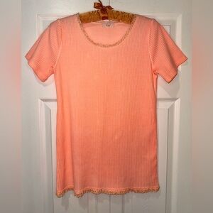 Easel lace trim ribbed top. Size Large. GUC